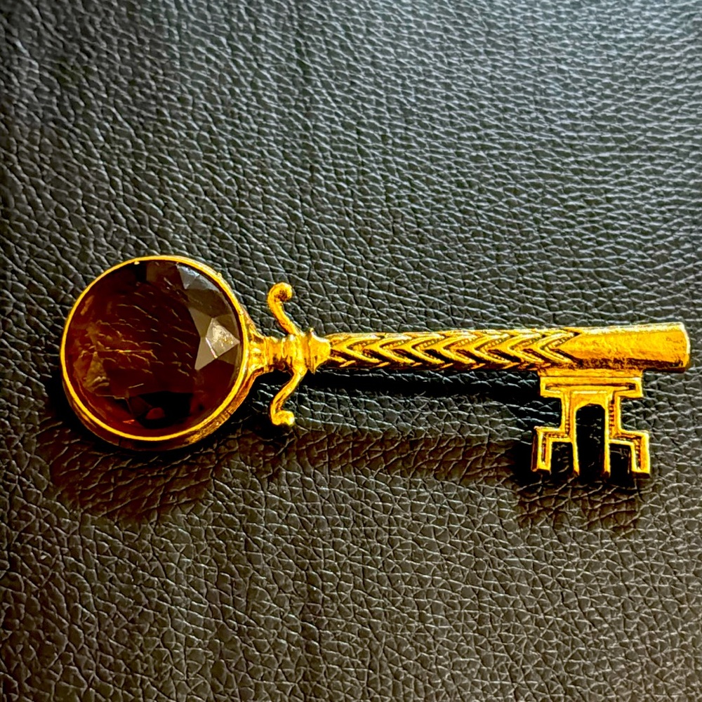 Gold and Amber Crystal Key Brooch - Picture 1 of 1